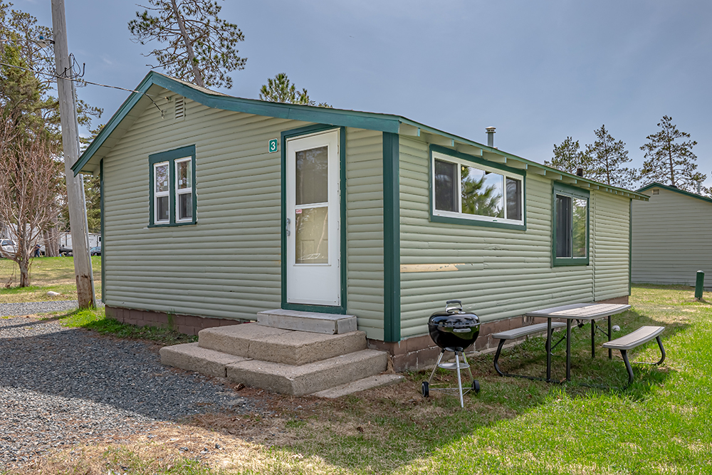 Agate Cabin Rental on Lake Winnie