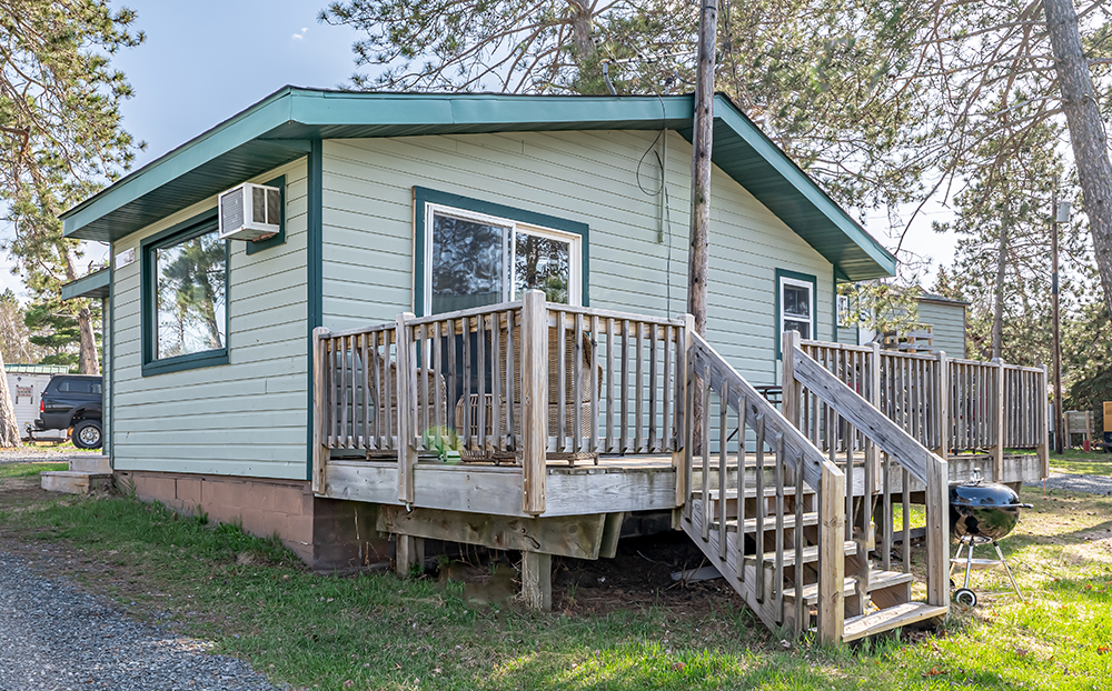 Whitetail Cabin Rental on Lake Winnie